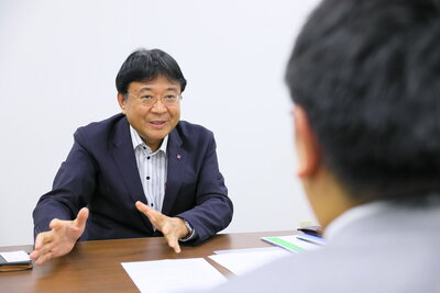 東都成型株式会社 インタビュー風景