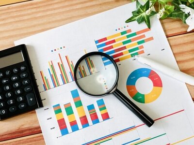 レポートと拡大鏡